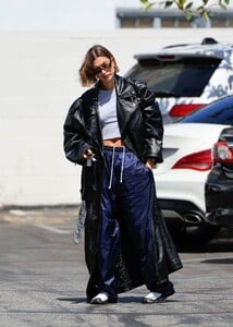 hailey-and-justin-bieber-out-in-los-angeles-06-02-2023-3.jpg