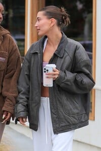 hailey-bieber-and-justine-skye-out-for-coffee-in-west-hollywood-06-01-2023-2.jpg