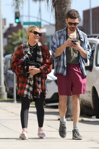 hilary-duff-and-matthew-koma-out-for-lunch-in-los-angeles-06-08-2023-3.jpg