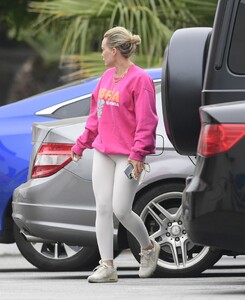 hilary-duff-out-and-about-in-los-angeles-05-22-2023-6.jpg