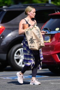 hilary-duff-out-and-about-in-los-angeles-06-03-2023-8.jpg
