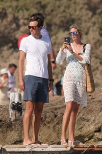 ivanka-trump-and-jared-kushner-on-vacation-in-es-calo-in-formentera-06-25-2023-3.jpg