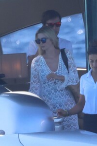 ivanka-trump-and-jared-kushner-on-vacation-in-es-calo-in-formentera-06-25-2023-7.jpg