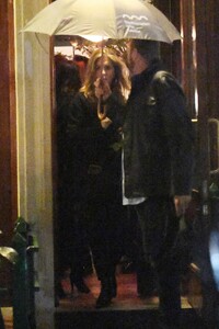 jennifer-aniston-and-justin-theroux-out-for-dinner-with-friends-in-new-york-04-22-2023-1.jpg