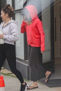jennifer-aniston-leaves-pilates-class-in-west-hollywood-06-14-2023-1.jpg