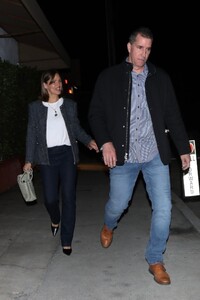 jennifer-garner-out-for-dinner-with-friends-at-giorgio-baldi-in-santa-monica-06-01-2023-3.jpg