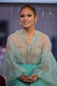 jennifer-lopez-at-today-show-05-03-2023-6.jpg