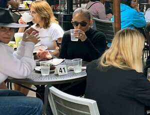 jennifer-lopez-on-memorial-day-at-urth-caffe-with-friends-in-los-angeles-05-29-2023-0.jpg