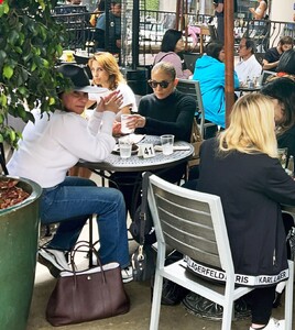jennifer-lopez-on-memorial-day-at-urth-caffe-with-friends-in-los-angeles-05-29-2023-1.jpg