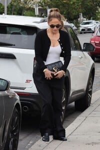 jennifer-lopez-out-shopping-with-a-friend-in-los-angeles-05-28-2023-3.jpg