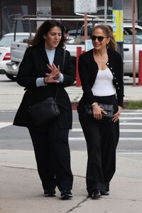 jennifer-lopez-out-shopping-with-a-friend-in-los-angeles-05-28-2023-7.jpg