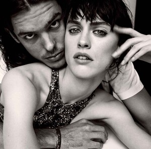 jerome_peel_sarah_brannon_love-stories-by-victor-demarchelier-for-numero-magazine-february-2016.thumb.jpg.d8d2a28be199921d5426a2fcf31bf488.jpg