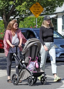 jessica-hart-out-with-ner-baby-and-mother-in-los-angeles-04-29-2022-2.jpg