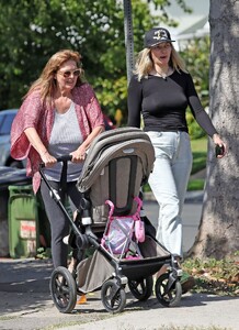 jessica-hart-out-with-ner-baby-and-mother-in-los-angeles-04-29-2022-3.jpg