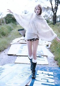 julia18.thumb.jpg.21303cbf584a8d121f4f9b32b4788573.jpg