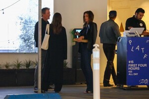 kaia-gerber-and-austin-butler-out-for-dinner-with-cindy-crawford-and-rande-gerber-in-los-angeles-05-25-2023-1.jpg