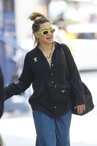 kate-hudson-and-danny-fujikawa-out-in-new-york-05-11-2023-1.jpg