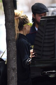 kate-hudson-and-danny-fujikawa-out-in-new-york-05-11-2023-2.jpg