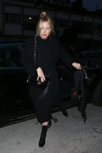 kate-hudson-out-for-dinner-at-giorgio-baldi-in-santa-monica-05-18-2023-5.jpg