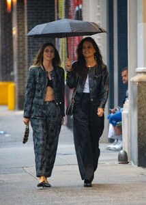 katie-holmes-heafding-to-chanel-tribeca-film-festival-artists-dinner-at-balthazar-in-new-york-06-12-2023-2.jpg