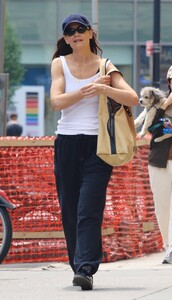 katie-holmes-out-and-about-in-new-york-06-17-2023-5.jpg