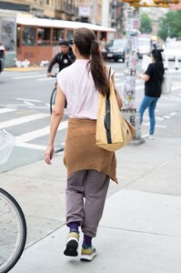 katie-holmes-out-and-about-in-new-york-06-26-2023-5.jpg