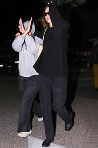kendall-jenner-justin-bieber-and-jaden-smith-out-for-dinner-in-beverly-hills-06-02-2023-3.jpg