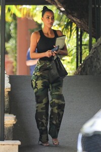 kim-kardashian-out-and-about-in-los-angeles-05-13-2023-3.jpg