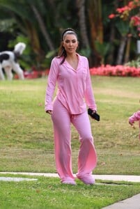 kim-kardashian-out-for-a-barbie-themed-pajama-birthday-party-in-beverly-hills-06-14-2023-5.jpg