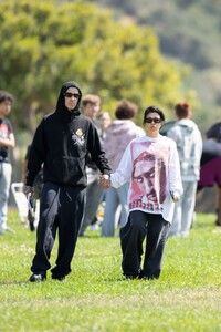 kourtney-kardashian-and-travis-barker-at-a-memorial-service-for-travis-best-friend-in-calabasas-06-05-2023-3.jpg