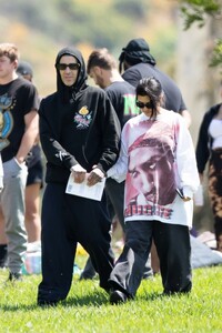 kourtney-kardashian-and-travis-barker-at-a-memorial-service-for-travis-best-friend-in-calabasas-06-05-2023-5.jpg