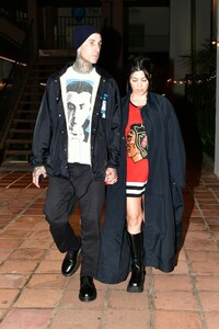 kourtney-kardashian-and-travis-barker-leaves-taverna-tony-in-malibu-06-02-2023-1.jpg