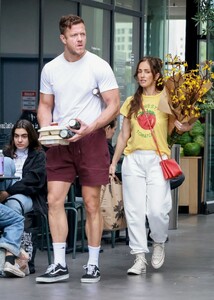 minka-kelly-and-dan-reynolds-shopping-at-erewhon-in-los-angeles-06-12-2023-3.jpg