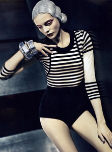 nimue-numero-122_(3).thumb.jpg.1415b6e1426e50379df0a6d96a038ad6.jpg