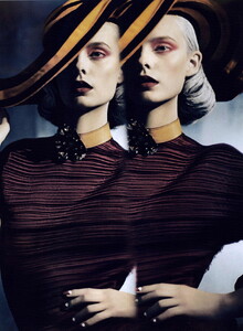 nimue-numero-122_(6).thumb.jpg.eb9b58ac57a680036f892836b3fc1fc5.jpg