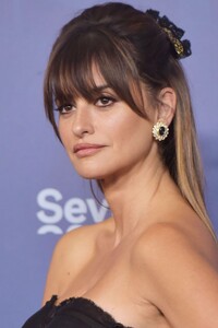 penelope-cruz-at-goya-awards-2023-in-seville-02-11-2023-5.jpg