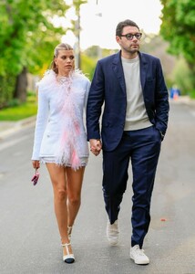 sofia-richie-and-elliot-grainge-out-in-los-angeles-05-09-2023-5.thumb.jpg.458c0ff1cd161d9cb8d4ef478e229861.jpg