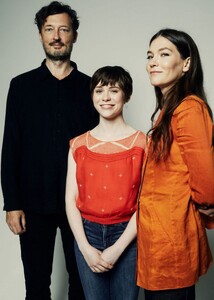 sophia-lillis-the-adults-photocall-at-2023-tribeca-festival-06-13-2023-6.jpg