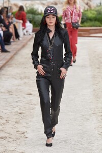 00004-chanel-resort-2023-monaco-credit-gorunway.thumb.jpg.e90b22610110f4021bdce6ff5ca3359a.jpg