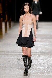 00004-ports-1961-fall-2022-ready-to-wear-milan-credit-gorunway.thumb.jpg.209162b4dd510e02a2d4b2aec0d0b56b.jpg