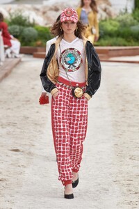 00009-chanel-resort-2023-monaco-credit-gorunway.thumb.jpg.d4de4be89cd9eb830f682d3f03eda152.jpg