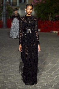 00011-christian-dior-resort-2023-credit-gorunway.thumb.jpg.ffddb8b1b42a494c2b92bb3a4e09370f.jpg