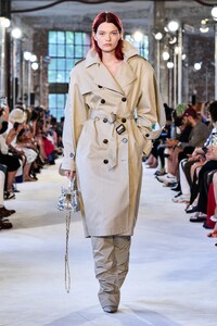 00020-alexandre-vauthier-fall-2022-couture-credit-gorunway.thumb.jpg.0856b42a8999ce62965807f884572959.jpg