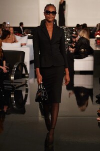 00021-ralph-lauren-fall-2022-ready-to-wear-credit-brand.thumb.jpg.27dc09ab3c6faffa97a964397d722b6e.jpg