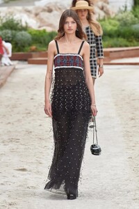 00030-chanel-resort-2023-monaco-credit-gorunway.thumb.jpg.e3df3a0551c146c6d72aaf00f347def6.jpg