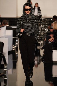 00037-ralph-lauren-fall-2022-ready-to-wear-credit-brand.thumb.jpg.43a81cf3c3513dec8d5aab842f3d3127.jpg