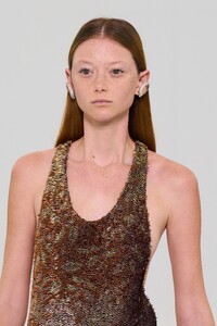 00039-fendi-fall-2022-couture-details-credit-gorunway.thumb.jpg.c49c9166444c350bd0ec58f0db8edeac.jpg