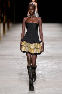 00040-ports-1961-fall-2022-ready-to-wear-milan-credit-gorunway.thumb.jpg.138090d9993cace69c02cde37ae81668.jpg
