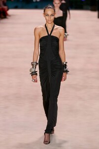 00044-saint-laurent-fall-2022-ready-to-wear-paris-credit-gorunway.thumb.jpg.a0e747b8ad9adb3795f429f4e93f302a.jpg