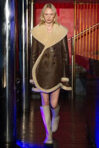 00051-JW-Anderson-Milan-Menswear-Fall-2022-Credit-Brand.thumb.jpg.dad85263bb2dc3fdc18c8a90d6708ce0.jpg